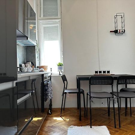Pure Of Joy City Centre Apartment Subotica Luaran gambar