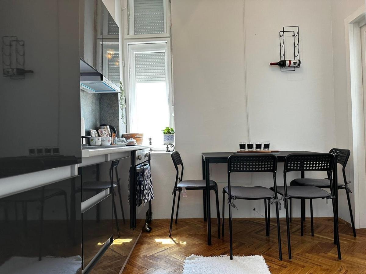 Pure Of Joy City Centre Apartment Subotica Luaran gambar