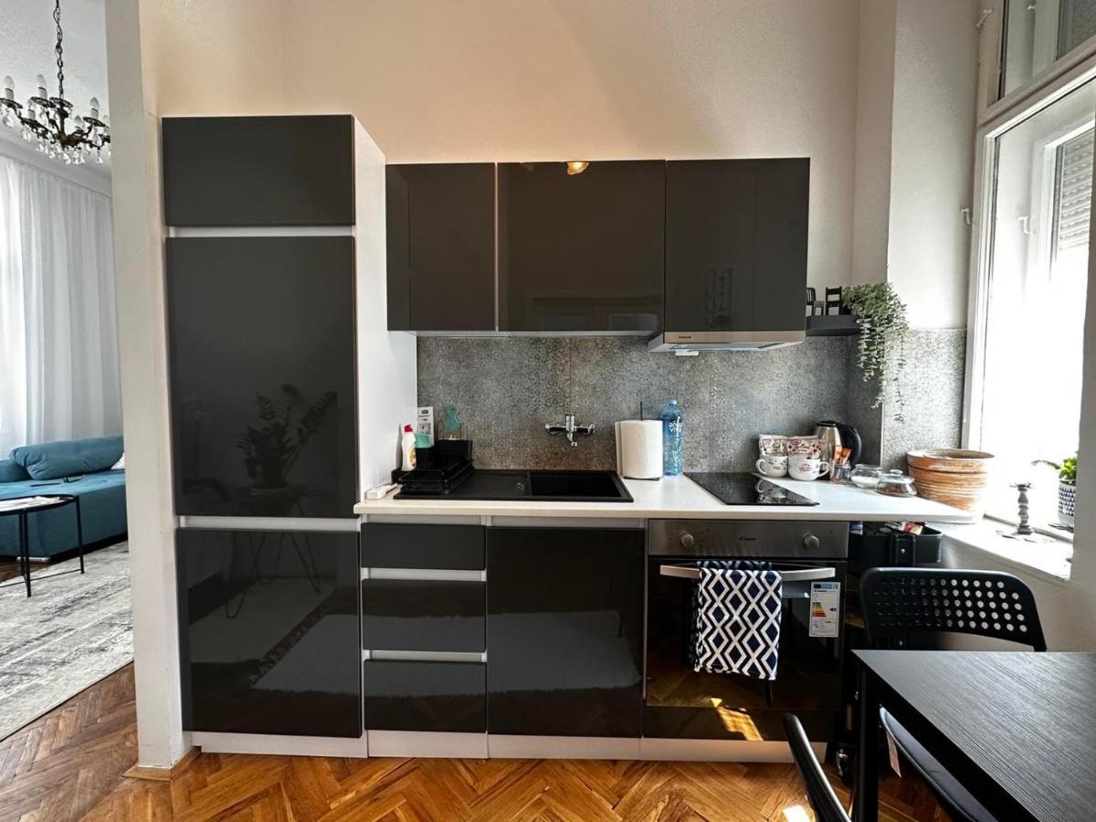 Pure Of Joy City Centre Apartment Subotica Luaran gambar