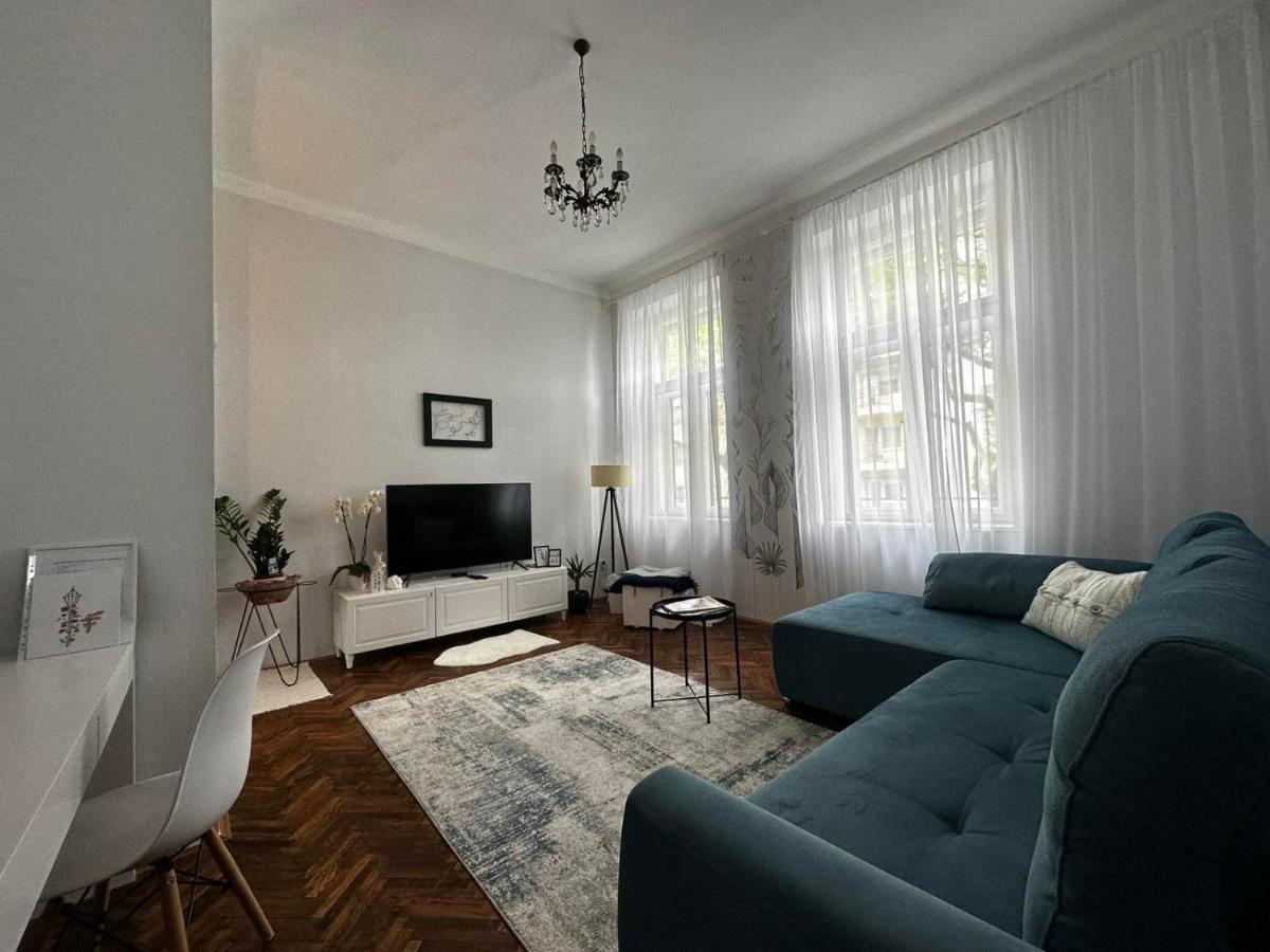 Pure Of Joy City Centre Apartment Subotica Luaran gambar